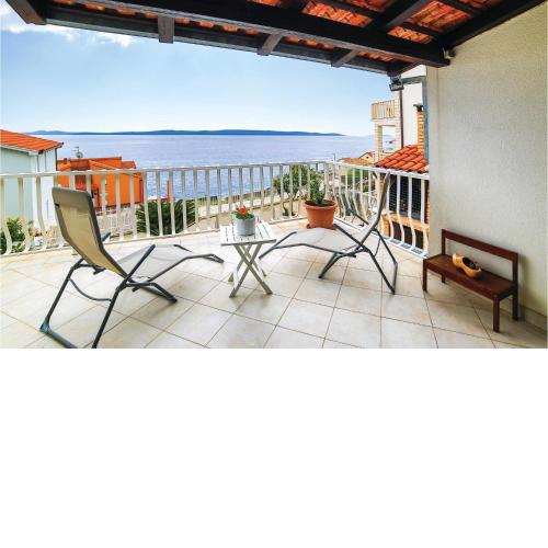 1 Bedroom Amazing Apartment In Okrug Gornji