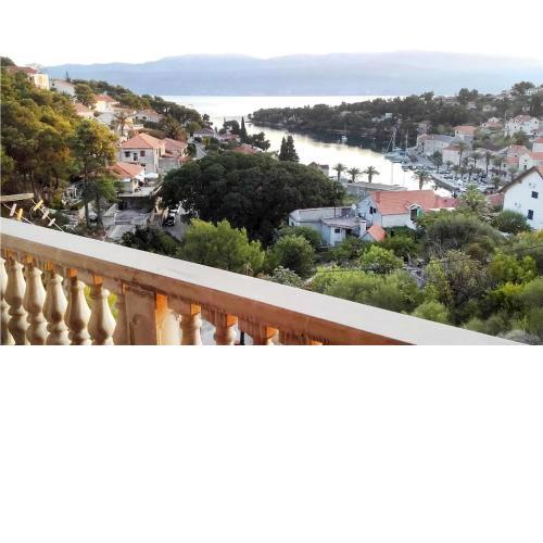 1 Bedroom Beautiful Apartment In Supetar-Splitska