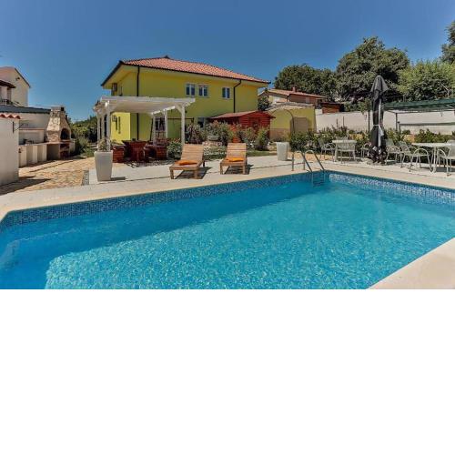 1 Bedroom Gorgeous Apartment In Medulin