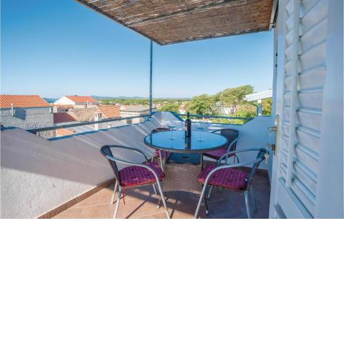 1 Bedroom Lovely Apartment In Pakostane