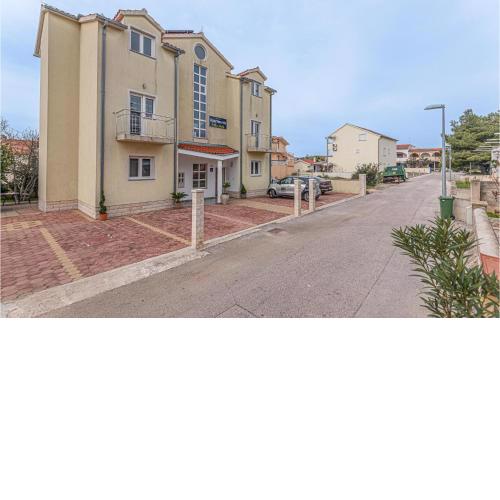 1 Bedroom Lovely Apartment In Vodice