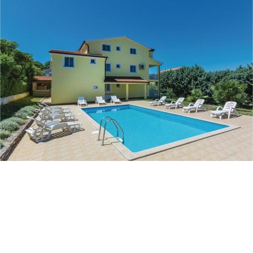 1 Bedroom Stunning Apartment In Porec