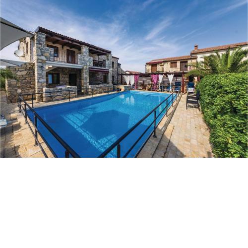 1 Bedroom Stunning Apartment In Vir