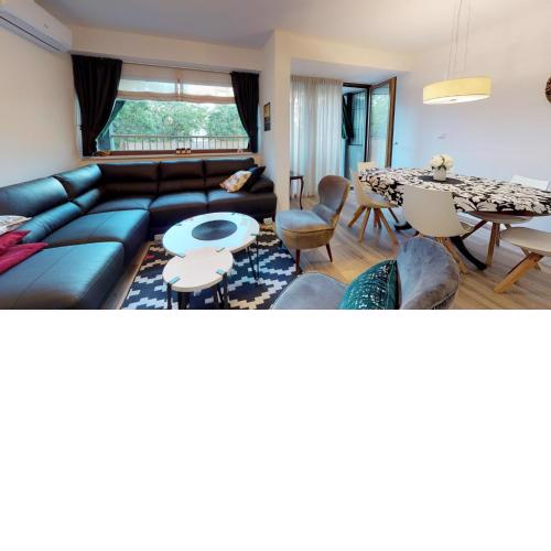 17 Ljubav Place