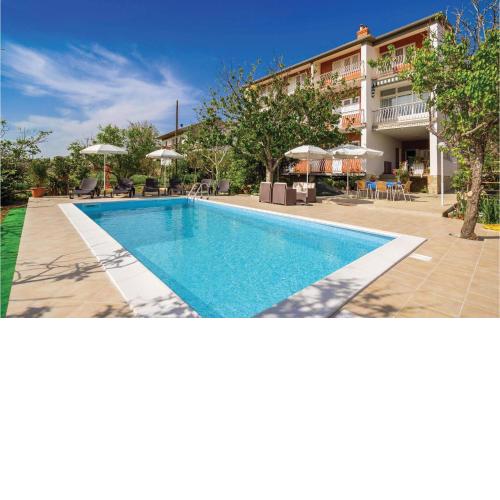 2 Bedroom Awesome Apartment In Barbat