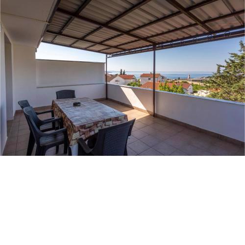 2 Bedroom Awesome Apartment In Krk