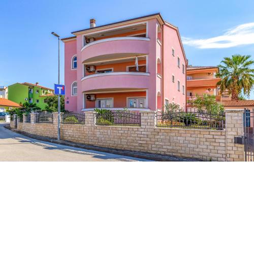 2 Bedroom Awesome Apartment In Medulin