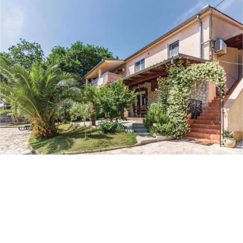 2 Bedroom Awesome Apartment In Medulin