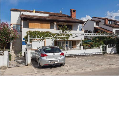 2 Bedroom Beautiful Apartment In Porec