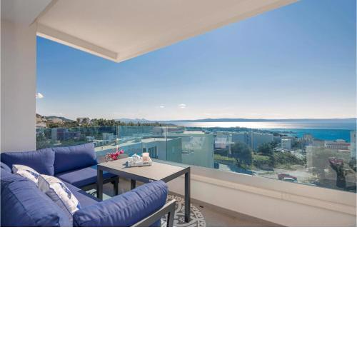 2 Bedroom Cozy Apartment In Makarska