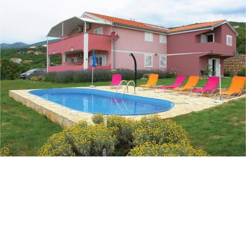 2 Bedroom Lovely Apartment In Klenovica