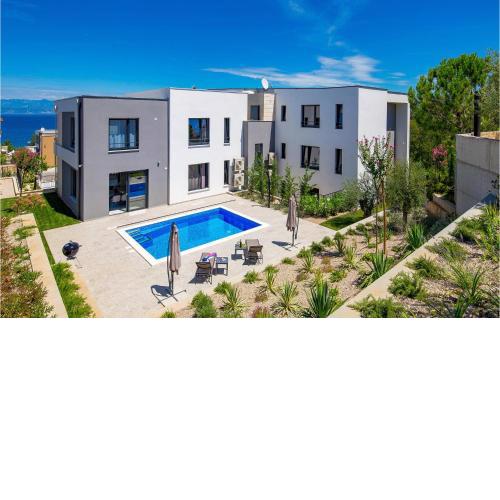 2 Bedroom Nice Apartment In Malinska