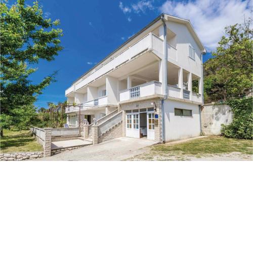 2 Bedroom Pet Friendly Apartment In Kampor