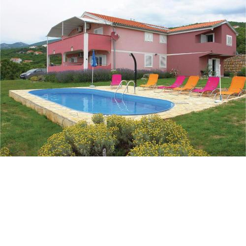 2 Bedroom Stunning Apartment In Klenovica