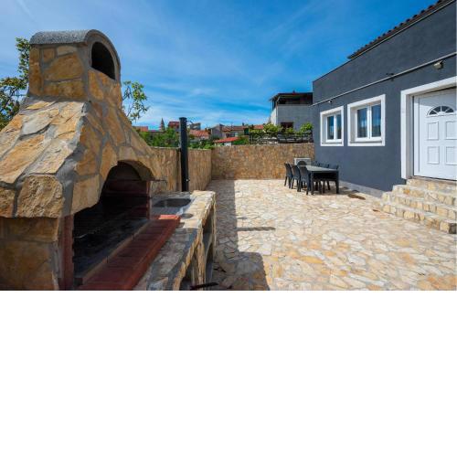 3 Bedroom Nice Home In Vodnjan