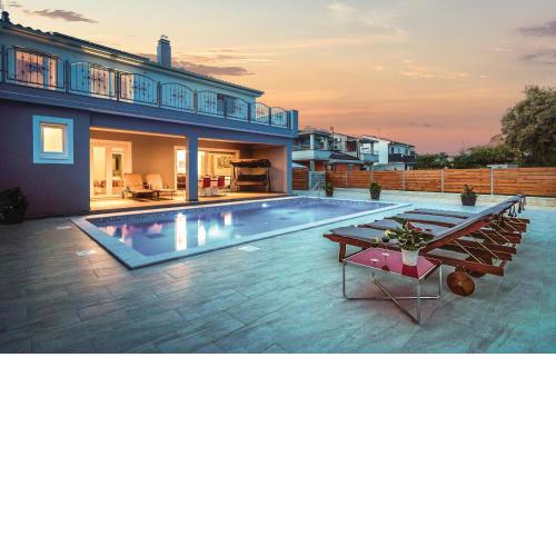 4 Bedroom Stunning Home In Pula