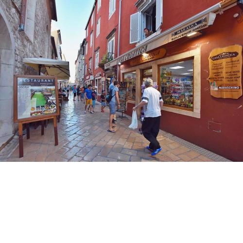 4 Corner the Center of the Old Town