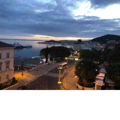 5th FLOOR Apartment- Harborview