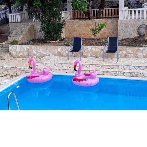 A & A Luxury Guest House