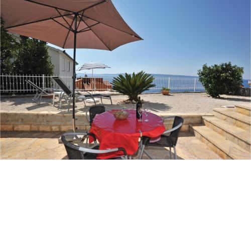 Amazing Apartment In Okrug Gornji With Wifi