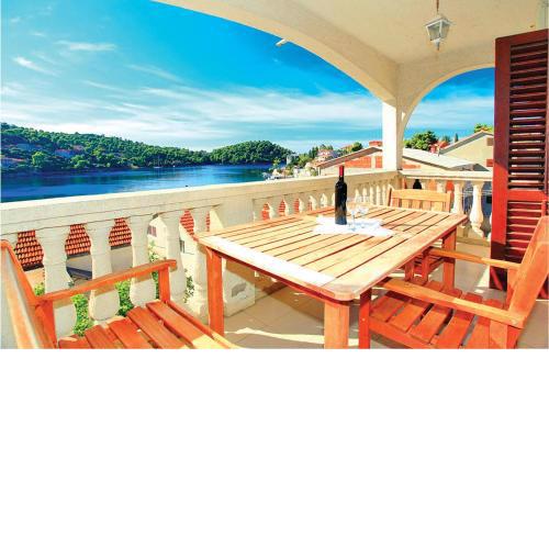 Amazing Apartment In Smokvica With House Sea View