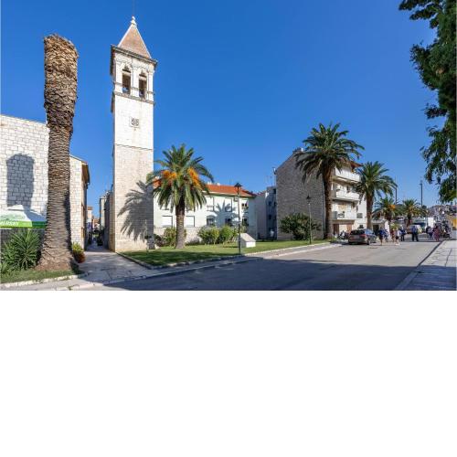 Amazing Apartment In Trogir With Kitchen