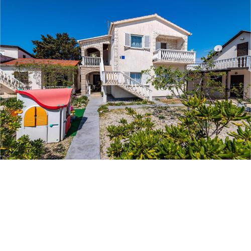Amazing Apartment In Vir With Wifi