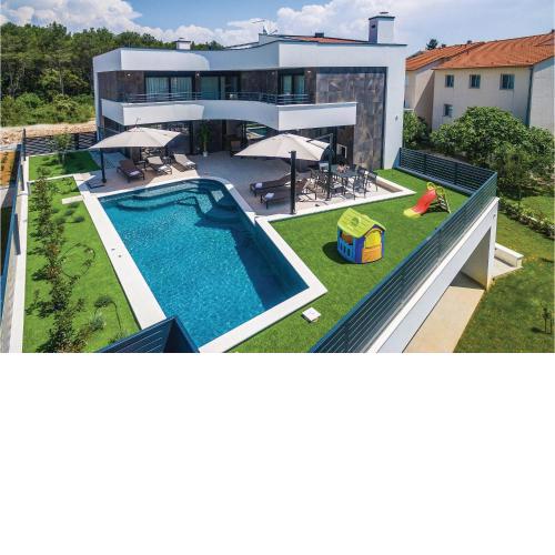 Amazing Home In Biograd With Kitchen