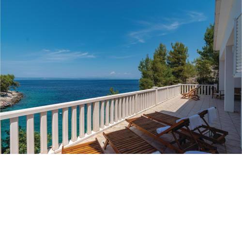 Amazing Home In Blato With Wifi