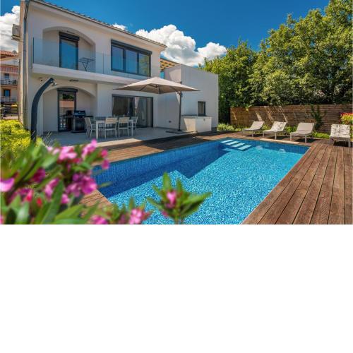 Amazing Home In Malinska