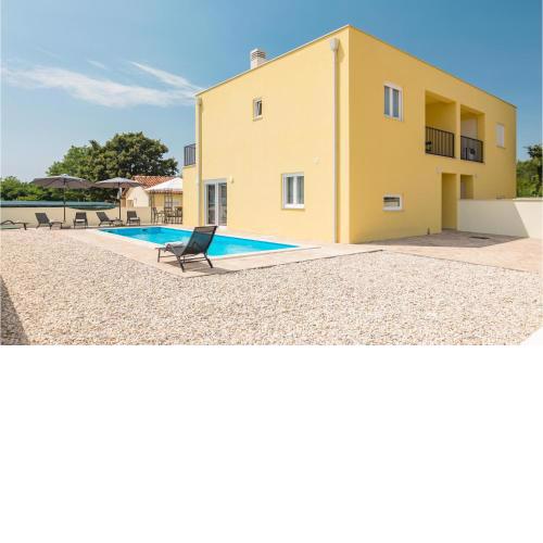Amazing Home In Porec With Outdoor Swimming Pool