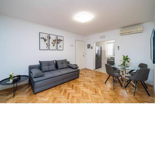 Apartman Knego with parking