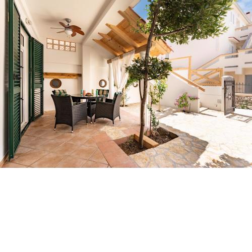 Apartman "ROSA 1"