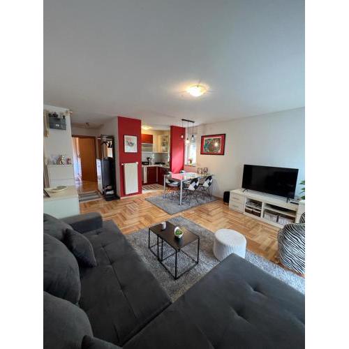 Apartman West - private parking place