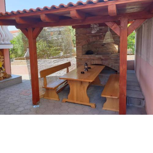 Apartmani L&L Povljana
