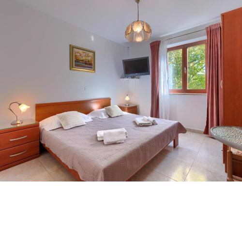 Apartment Alba-5 by Interhome