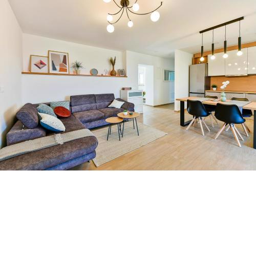 Apartment Aura