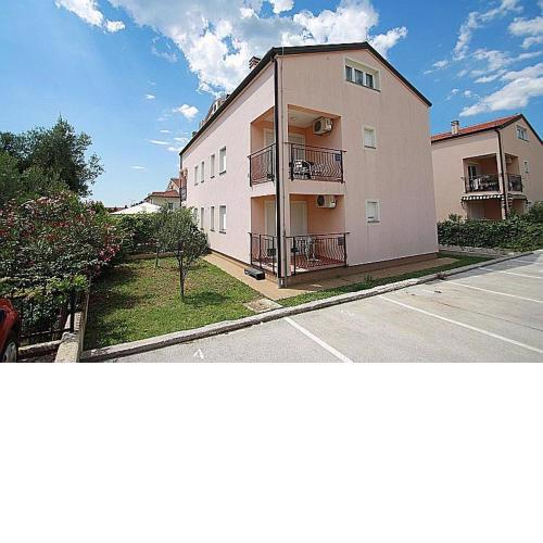 Apartment Bilic with balcony