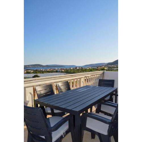 Apartment Blanka with a beautiful view of Trogir