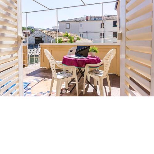 Apartment Buza
