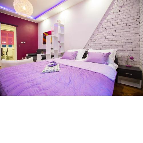 Apartment Center Four stars