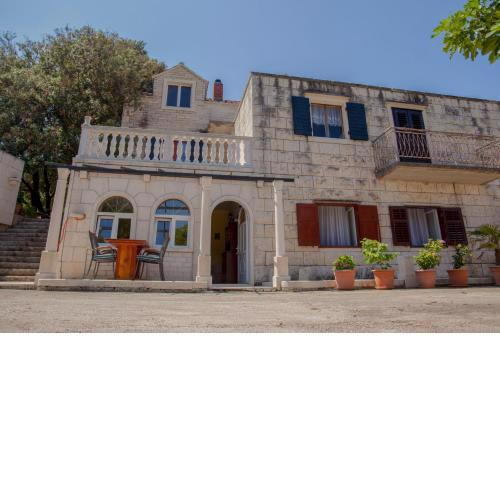 Apartment Curri