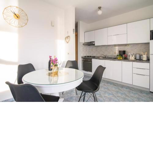Apartment in Okrug Gornji with sea view, air conditioning, WiFi, washing machine 5049-2
