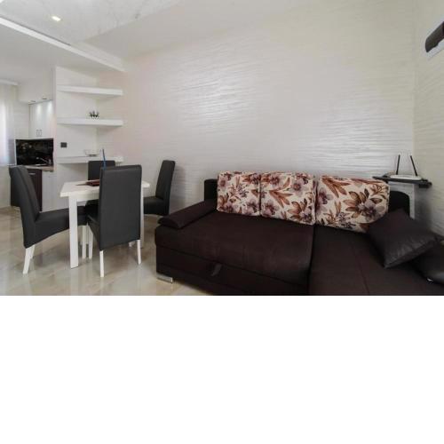 Apartment in Okrug Gornji with sea view, balcony, air conditioning, WiFi 5134-5