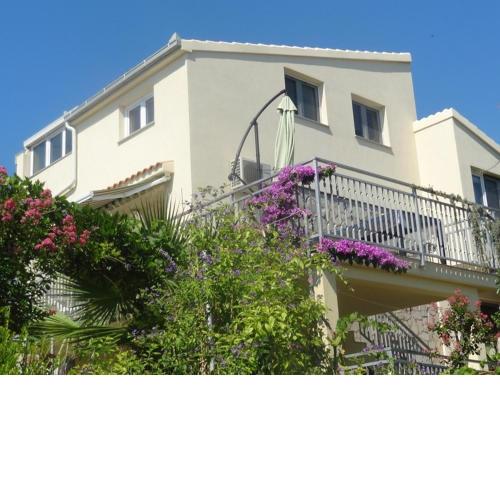 Apartment in Okrug Gornji with sea view, terrace, air conditioning, WiFi 5046-1