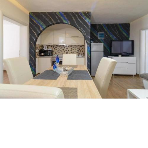 Apartment in Okrug Gornji with sea view, terrace, air conditioning, WiFi 5134-1