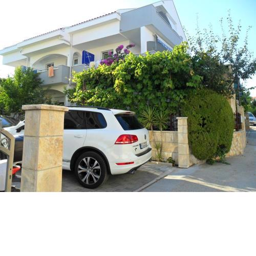 Apartment in Okrug Gornji with Seaview, Balcony, Air condition, WIFI (4790-1)