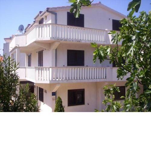 Apartment in Rogoznica with sea view, balcony, air conditioning, WiFi 5153-1