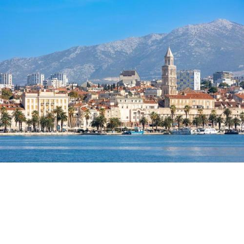 Apartment in Split near Beach with balcony, air conditioning, WiFi 5141-1