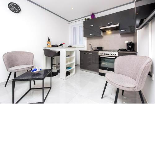 Apartment Leo